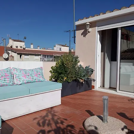 Atico Encantador Con Terraza Al Centro De